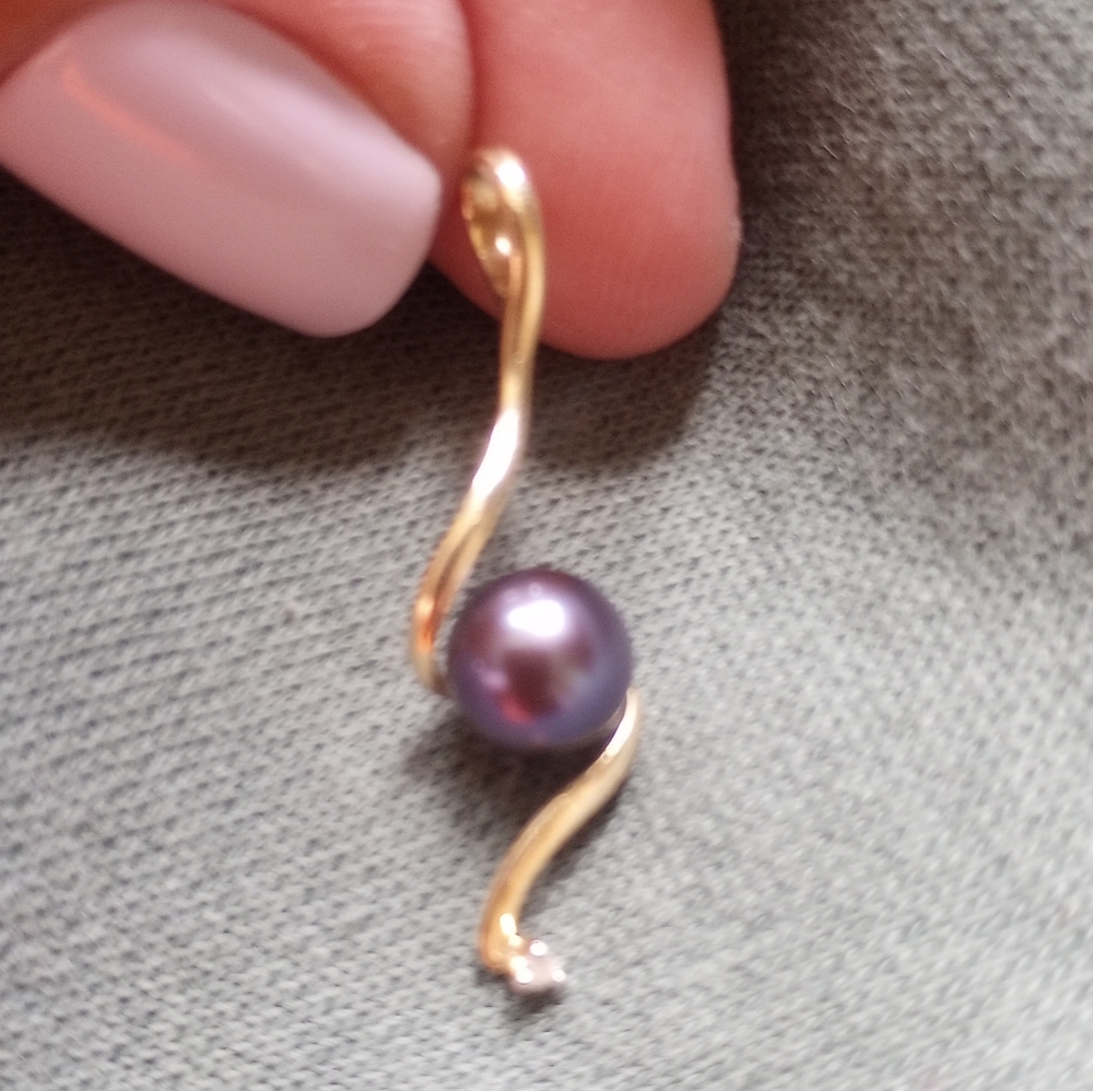 Gold Wave Pendant with Iridescent Black Pearl